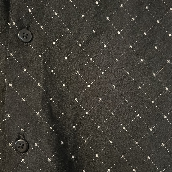 Pierre Cardin Large Black & White Button up Top - Picture 4 of 4